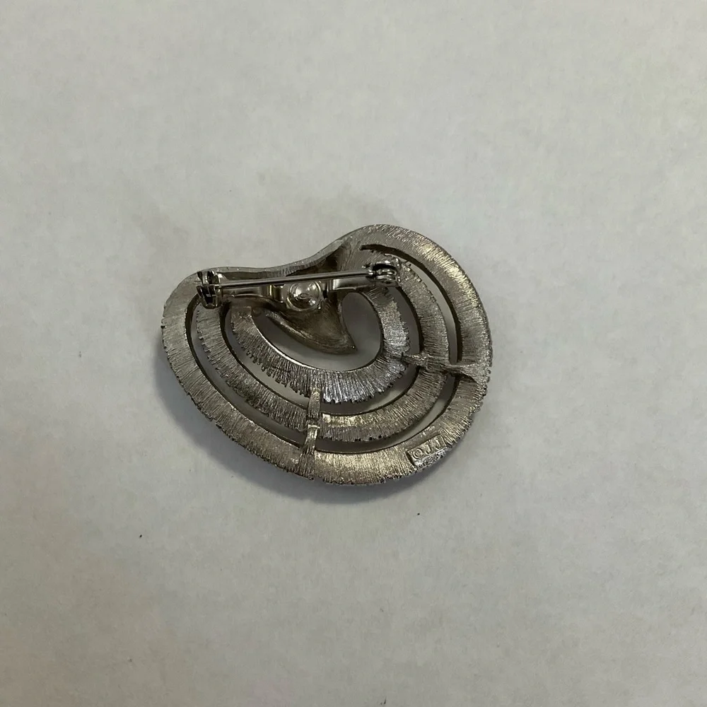 VINTAGE‎ SIGNED JJ JONETTE SILVER TONE ABSTRACT BROOCH